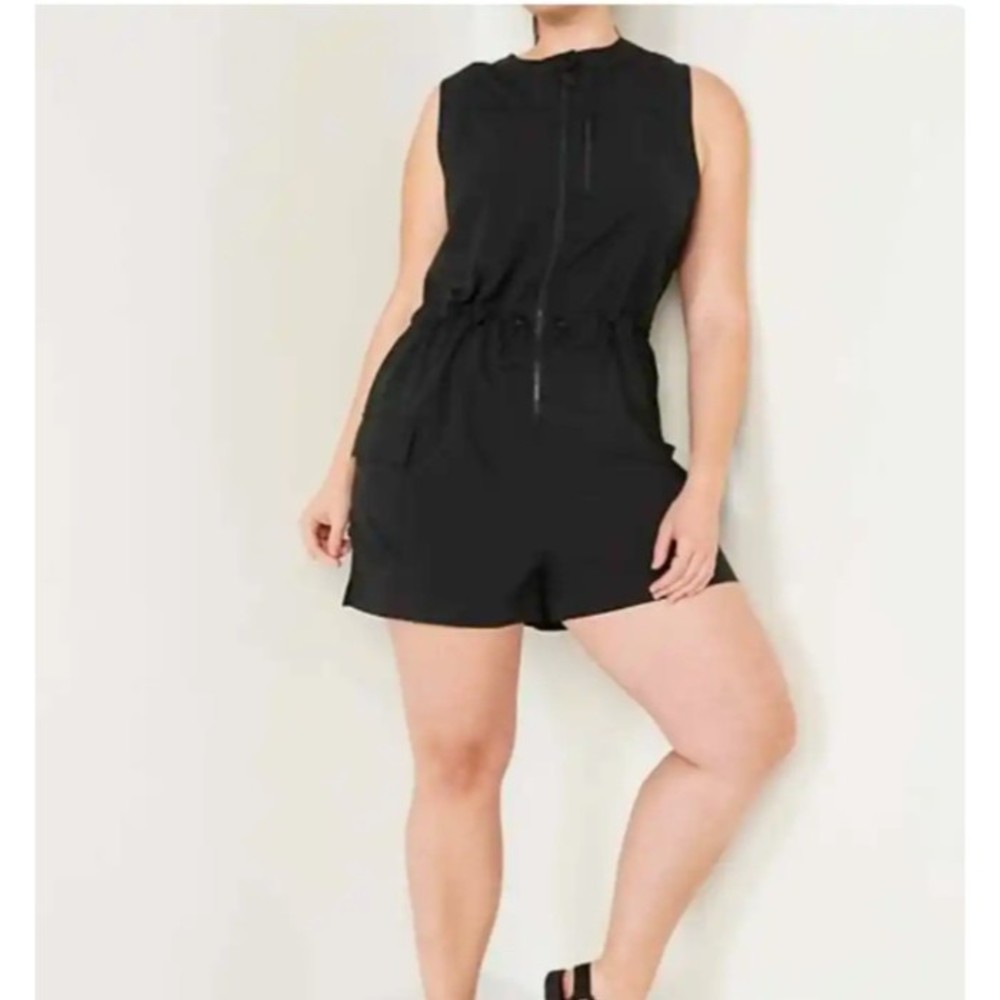 Old Navy Black StretchTech Sleeveless Zip-Front Cargo Romper #831913 NWT 3X